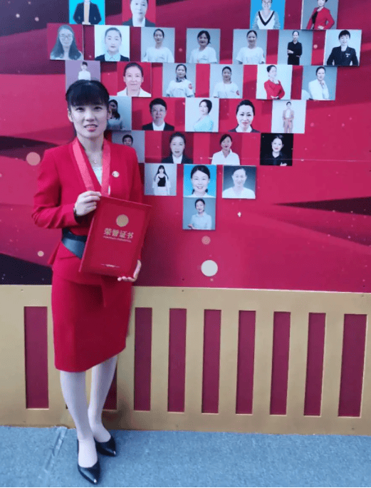 【匯蘇馨巾幗家政】 肖煥：母嬰護(hù)理<strong></p>
<p>母嬰護(hù)理
</strong>，以愛為本:母嬰護(hù)理
